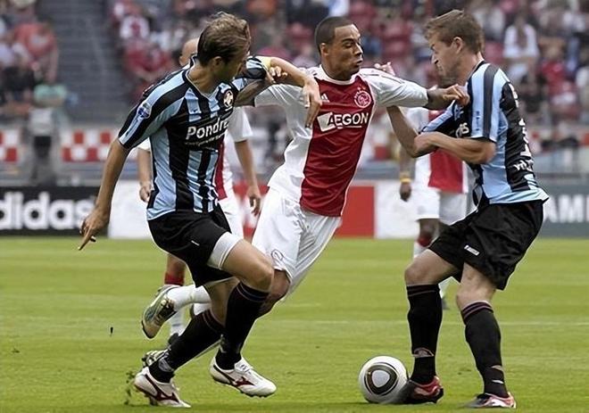 往伴随着更 往伴随着更