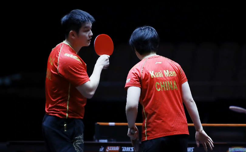 的对决中展 的对决中展